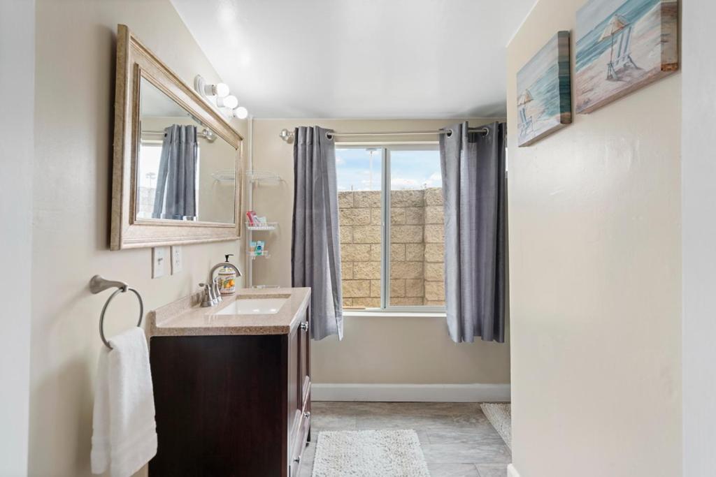 Oceanside Rocks Family Vacation Home Bagian luar foto